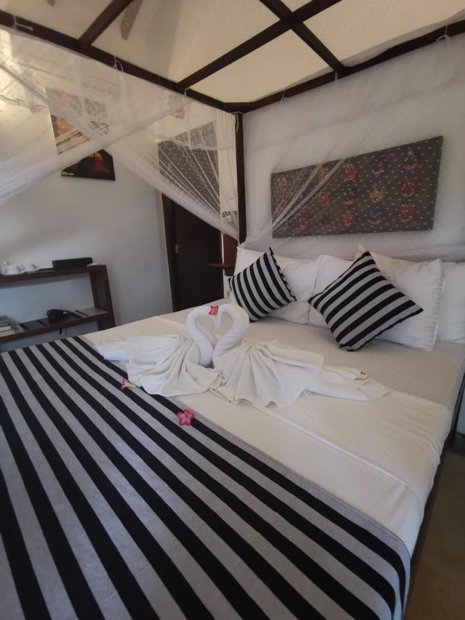 Nature Cabanas & Floating Restaurant Galle Buitenkant foto